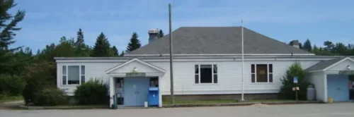 A picture showing the front of the Sorrento/Sullivan Recreation Center building where the library is located.